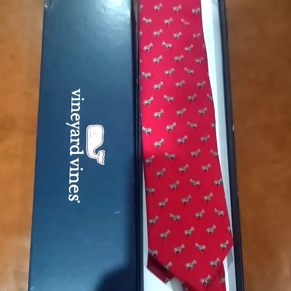 Vinyard vines tie